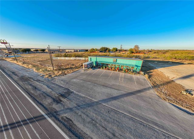 3402 W Walker Street, Breckenridge, TX 76424