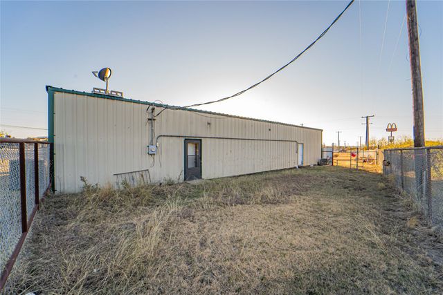 3402 W Walker Street, Breckenridge, TX 76424