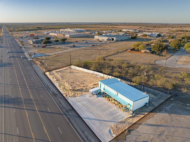 3402 W Walker Street, Breckenridge, TX 76424