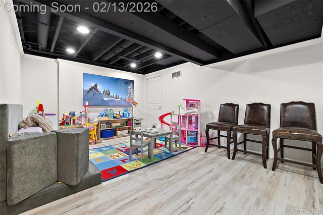 4201 Kent Road, Royal Oak, MI 48073