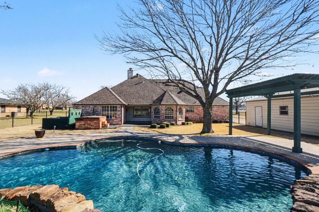 2811 Gilmer Street, Caddo Mills, TX 75135