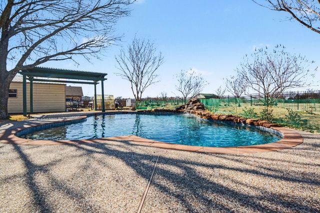 2811 Gilmer Street, Caddo Mills, TX 75135