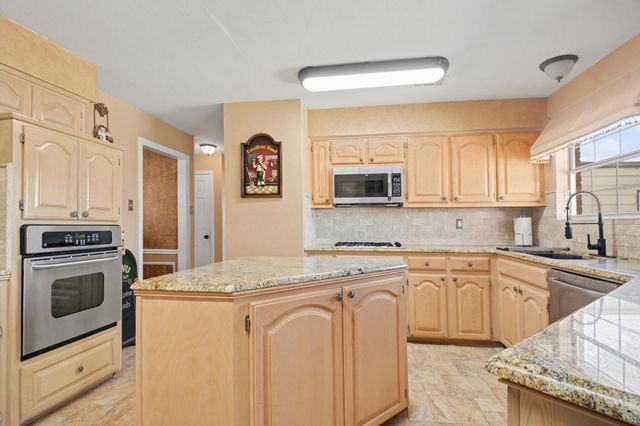 2811 Gilmer Street, Caddo Mills, TX 75135