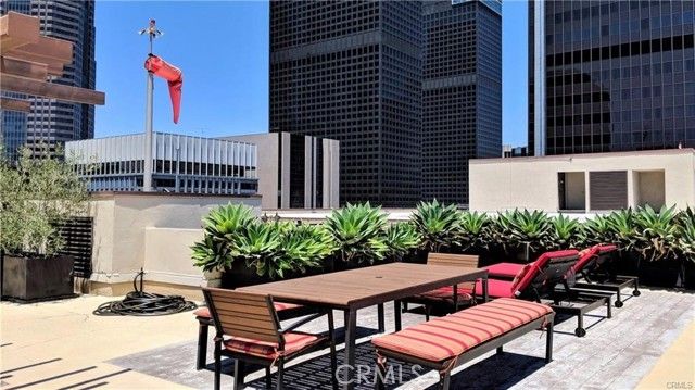 655 S Hope Street 806, Los Angeles, CA 90017