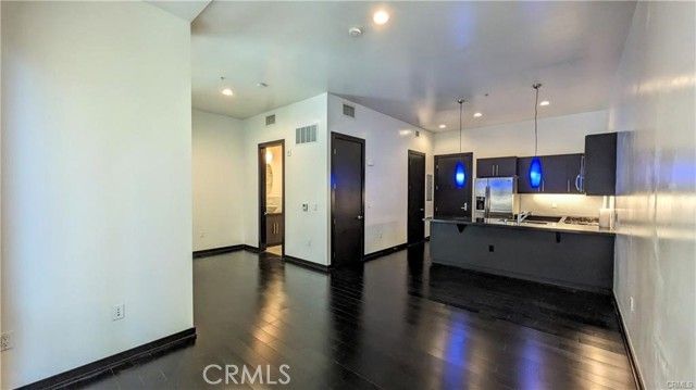 655 S Hope Street 806, Los Angeles, CA 90017