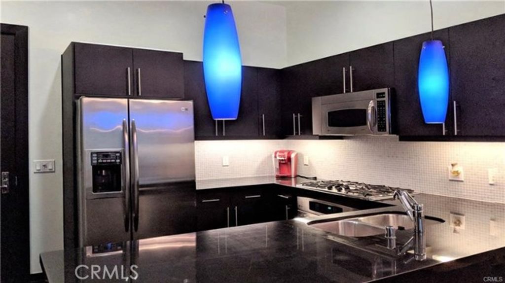 655 S Hope Street 806, Los Angeles, CA 90017