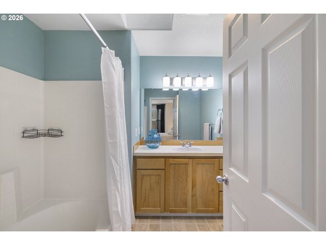 20578 Nw SEDONA Ln, Beaverton, OR 97006