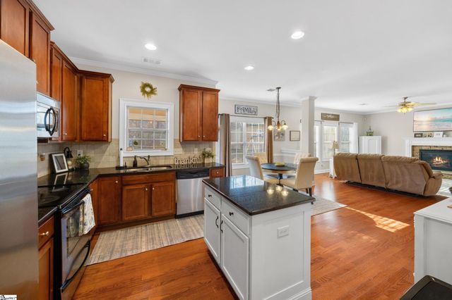 190 Raven Falls Lane, Simpsonville, SC 29681