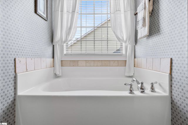 190 Raven Falls Lane, Simpsonville, SC 29681