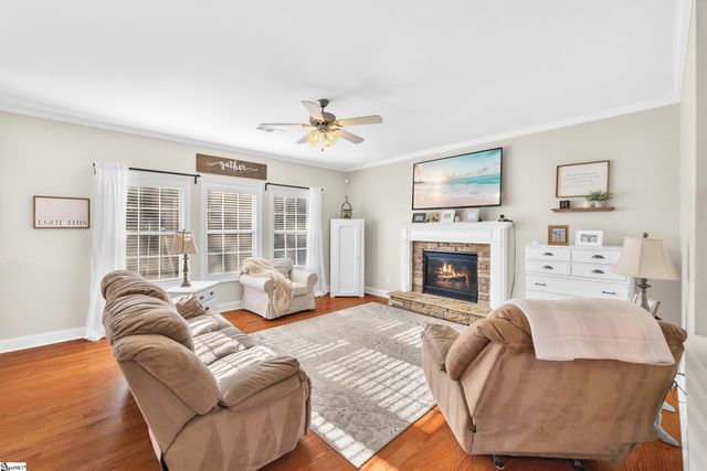 190 Raven Falls Lane, Simpsonville, SC 29681