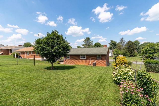 208 GEORGE ST, Staunton, VA 24401