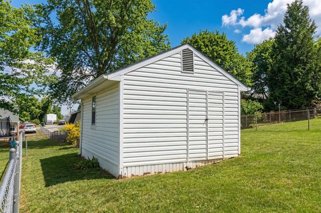 208 GEORGE ST, Staunton, VA 24401