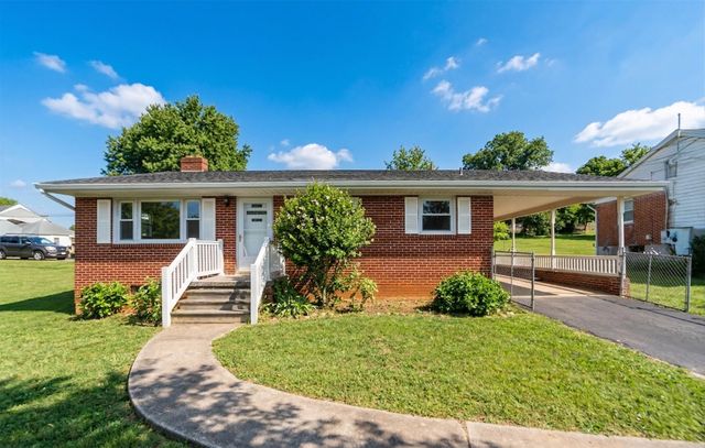 208 GEORGE ST, Staunton, VA 24401