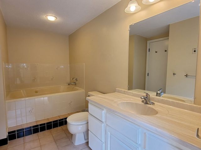 100 Captain Eames Cir 100, Ashland, MA 01721