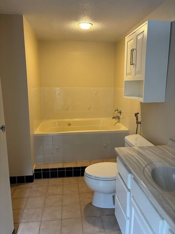 100 Captain Eames Cir 100, Ashland, MA 01721