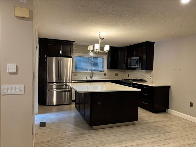 100 Captain Eames Cir 100, Ashland, MA 01721