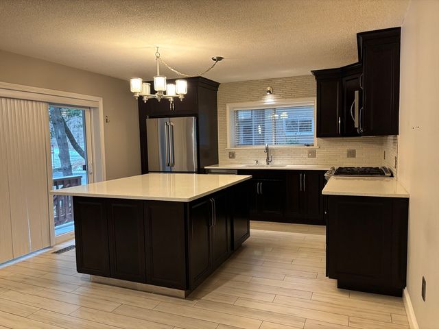 100 Captain Eames Cir 100, Ashland, MA 01721