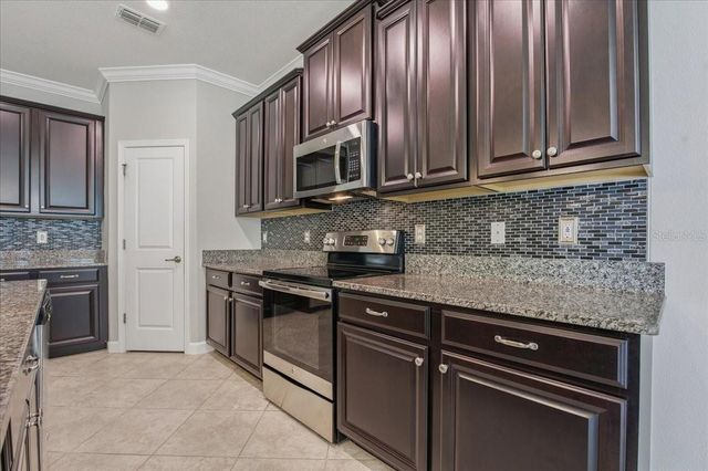 1695 LUDINGTON AVENUE, Wesley Chapel, FL 33543