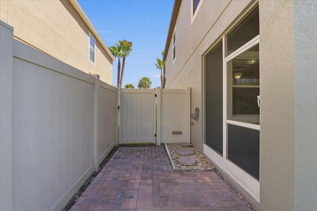 1695 LUDINGTON AVENUE, Wesley Chapel, FL 33543