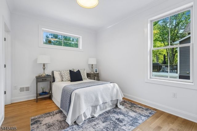 6 Deal Ln, Livingston Twp., NJ 07039
