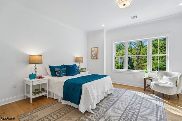6 Deal Ln, Livingston Twp., NJ 07039
