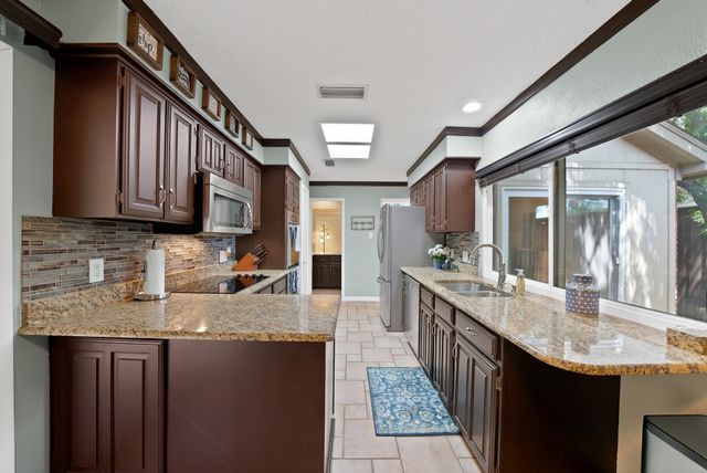 1818 Sara Lane, Richardson, TX 75081