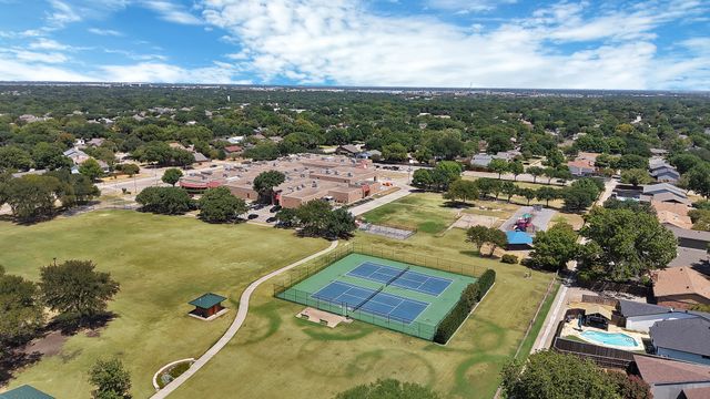 1818 Sara Lane, Richardson, TX 75081