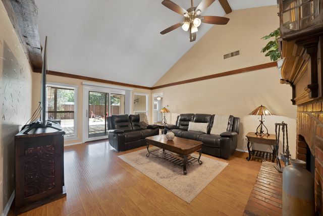 1818 Sara Lane, Richardson, TX 75081