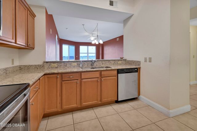 2801 S Ridgewood Ave Unit 716, South Daytona, FL 32119