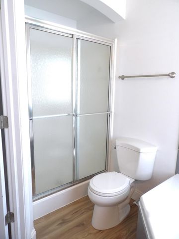 2218 E Tall Tree Rd, Derby, KS 67037