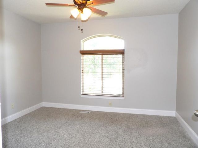 2218 E Tall Tree Rd, Derby, KS 67037