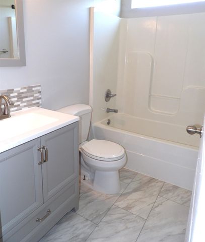 2218 E Tall Tree Rd, Derby, KS 67037