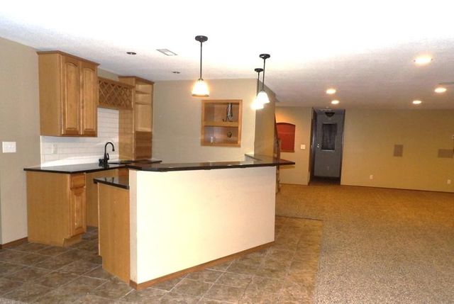 2218 E Tall Tree Rd, Derby, KS 67037