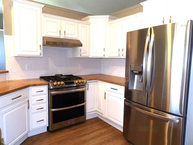 2218 E Tall Tree Rd, Derby, KS 67037