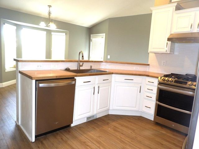 2218 E Tall Tree Rd, Derby, KS 67037