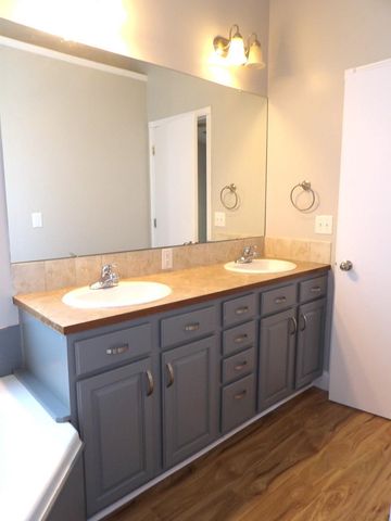 2218 E Tall Tree Rd, Derby, KS 67037