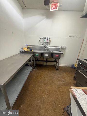 211 W CLINTON AVE, Oaklyn, NJ 08107