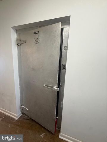 211 W CLINTON AVE, Oaklyn, NJ 08107