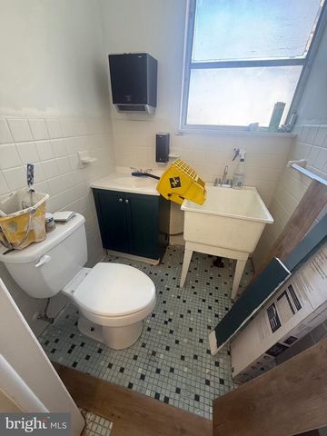 211 W CLINTON AVE, Oaklyn, NJ 08107