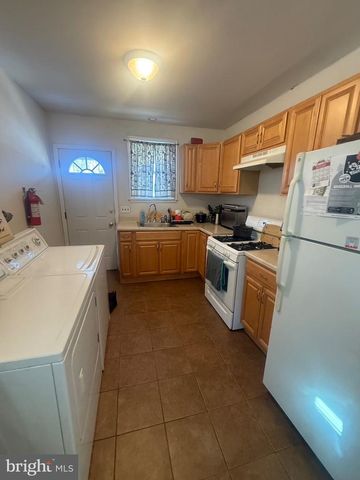 211 W CLINTON AVE, Oaklyn, NJ 08107