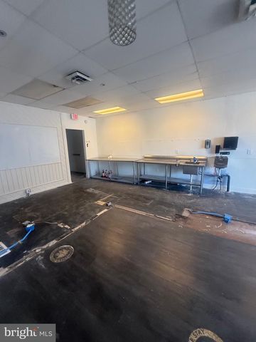 211 W CLINTON AVE, Oaklyn, NJ 08107