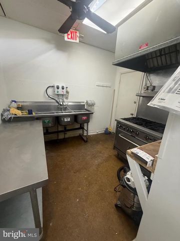 211 W CLINTON AVE, Oaklyn, NJ 08107