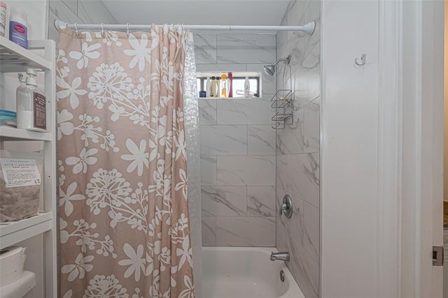 13798 Hollowgreen Drive 305, Houston, TX 77082