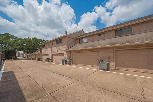 13798 Hollowgreen Drive 305, Houston, TX 77082