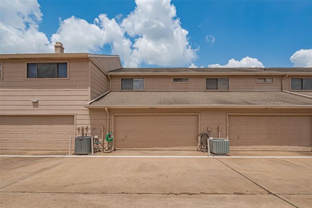 13798 Hollowgreen Drive 305, Houston, TX 77082