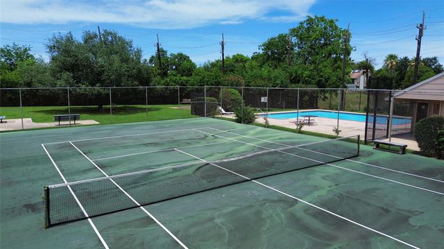 13798 Hollowgreen Drive 305, Houston, TX 77082