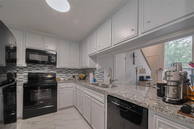 13798 Hollowgreen Drive 305, Houston, TX 77082