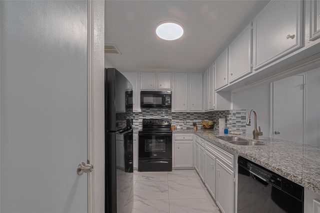 13798 Hollowgreen Drive 305, Houston, TX 77082