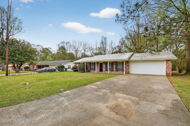 1027 Autumn Street, Jackson, MS 39212