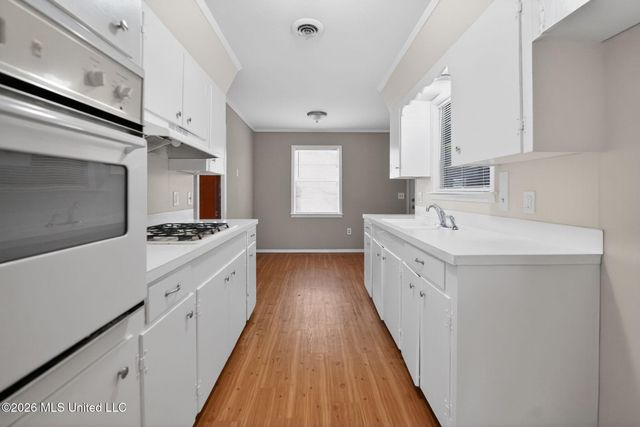 1027 Autumn Street, Jackson, MS 39212